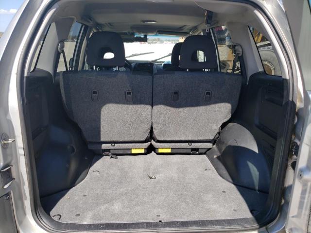 Photo 9 from auction – 2004 TOYOTA RAV4 with VIN JTEGD20V440036818