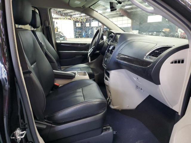 Photo 5 from auction – 2016 CHRYSLER TOWN & COU with VIN 2C4RC1BG4GR256740