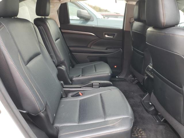 Photo 6 from auction – 2016 TOYOTA HIGHLANDER with VIN 5TDDKRFH2GS327343