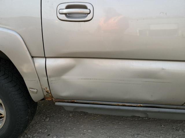 Photo 9 from auction – 2004 CHEVROLET SUBURBAN K with VIN 3GNFK16Z24G222015