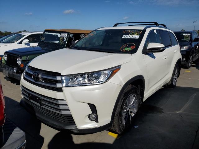 Foto 2 de la subasta – 2017 TOYOTA HIGHLANDER con VIN 5TDJZRFH8HS519804