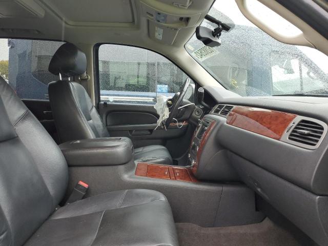 Photo 5 from auction – 2011 CHEVROLET SUBURBAN K with VIN 1GNSKKE37BR353231