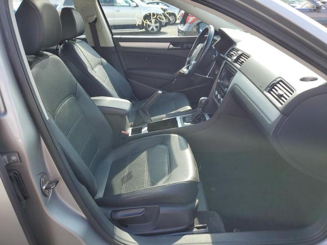 Photo 5 from auction – 2012 VOLKSWAGEN PASSAT SE with VIN 1VWBP7A33CC085776