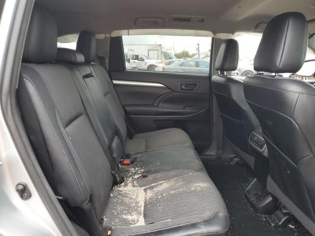 Photo 6 from auction – 2017 TOYOTA HIGHLANDER with VIN 5TDBZRFH4HS424533
