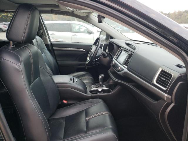 Photo 5 from auction – 2018 TOYOTA HIGHLANDER with VIN 5TDJZRFH9JS858349