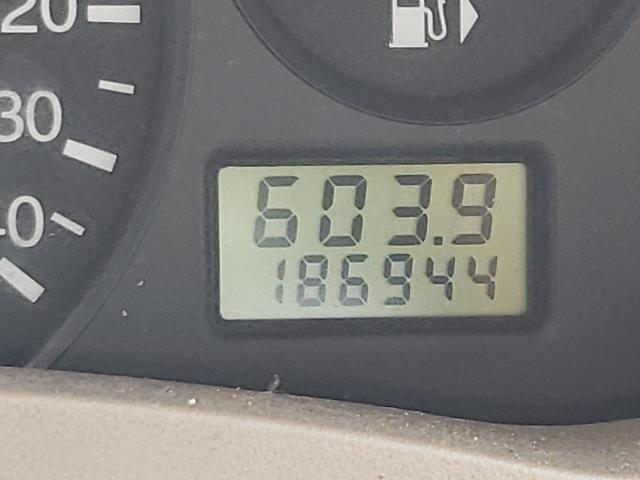 Photo 8 from auction – 2005 FORD FOCUS ZX4 with VIN 1FAHP34N45W214537