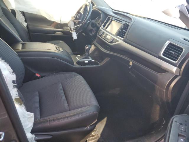 Photo 5 from auction – 2016 TOYOTA HIGHLANDER with VIN 5TDBKRFH3GS353179