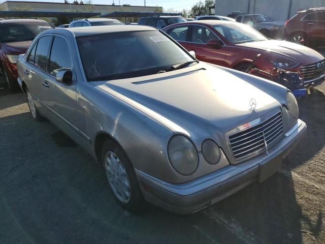MERCEDES-BENZ E-320 1997 con VIN WDBJF55F2VA385722 - Foto de la subasta