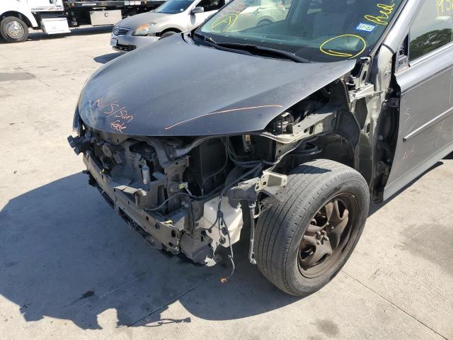 Photo 9 from auction – 2013 TOYOTA RAV4 LE with VIN JTMZFREV4DD015484