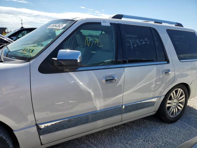 Photo 9 from auction – 2011 LINCOLN NAVIGATOR with VIN 5LMJJ2J55BEJ08460