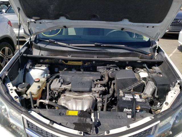 Photo 7 from auction – 2014 TOYOTA RAV4 LE with VIN JTMZFREV3EJ008822