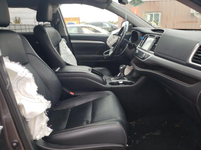 Zdjęcie 5 z aukcji – 2018 TOYOTA HIGHLANDER z VIN 5TDJZRFH9JS537251