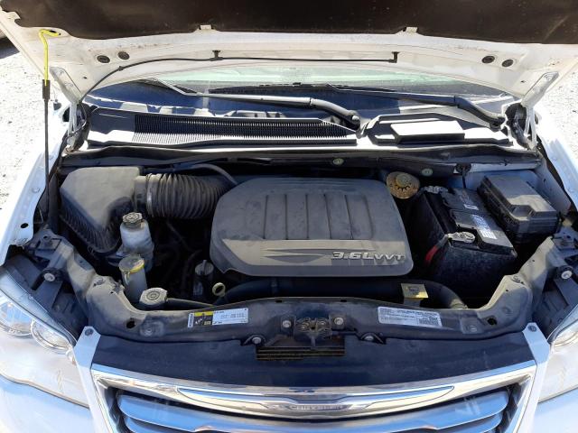 Photo 7 from auction – 2016 CHRYSLER TOWN & COU with VIN 2C4RC1BG8GR292480