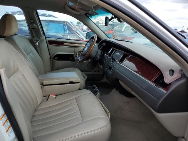 Photo 5 from auction – 2003 LINCOLN TOWN CAR S with VIN 1LNHM82W03Y640301