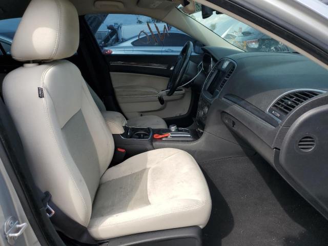 Photo 5 from auction – 2019 CHRYSLER 300 TOURIN with VIN 2C3CCAAG3KH601640