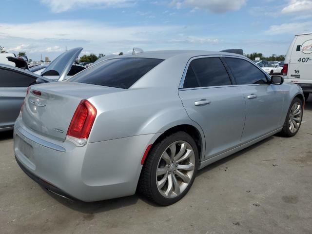 Photo 4 from auction – 2019 CHRYSLER 300 TOURIN with VIN 2C3CCAAG3KH601640