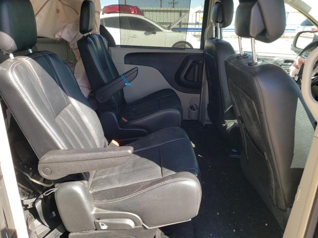 Photo 6 from auction – 2015 CHRYSLER TOWN & COU with VIN 2C4RC1BG1FR562468