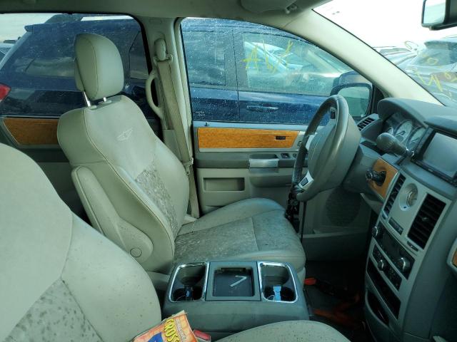 Photo 5 from auction – 2010 CHRYSLER TOWN & COU with VIN 2A4RR7DX7AR439064