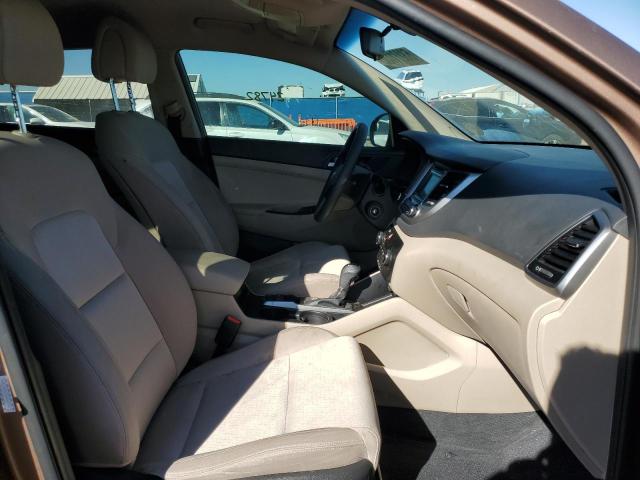 Photo 5 from auction – 2017 HYUNDAI TUCSON LIM with VIN KM8J3CA42HU302730