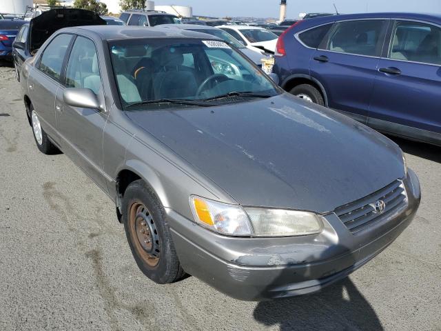 TOYOTA CAMRY 1998 with VIN 4T1BG22K3WU323633 - Photo from auction