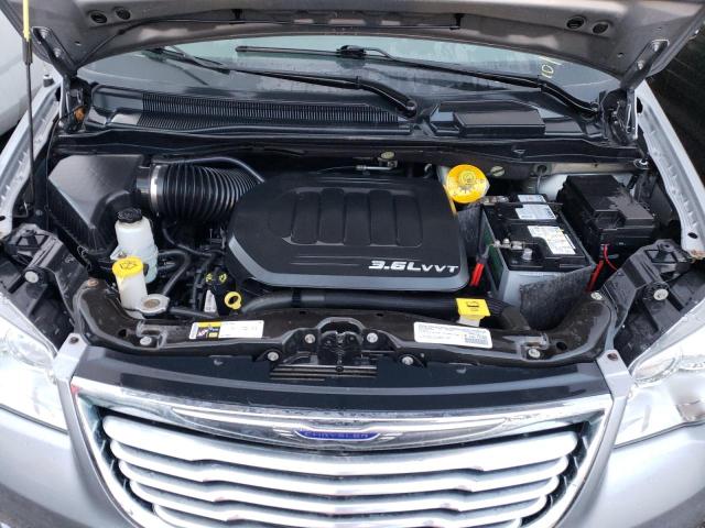 Photo 7 from auction – 2015 CHRYSLER TOWN & COU with VIN 2C4RC1CG6FR582598