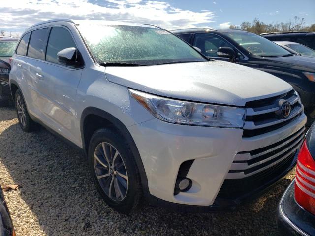 TOYOTA HIGHLANDER 2019 with VIN 5TDKZRFH2KS301966 - Photo from auction
