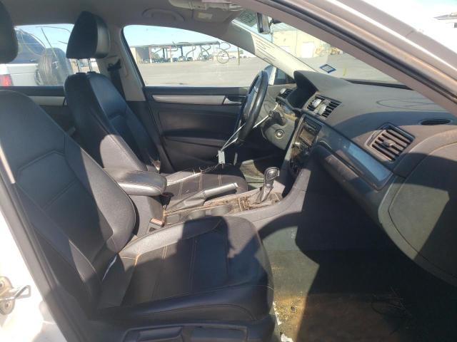 Photo 5 from auction – 2015 VOLKSWAGEN PASSAT S with VIN 1VWAT7A31FC081141