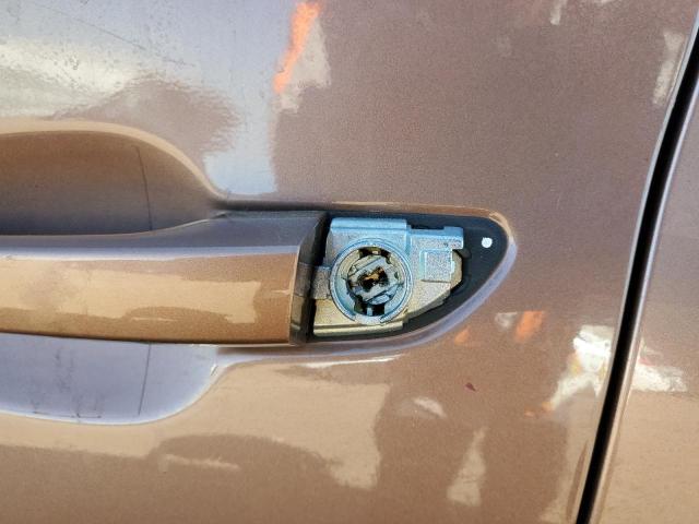 Photo 9 from auction – 2017 HYUNDAI TUCSON LIM with VIN KM8J3CA42HU302730