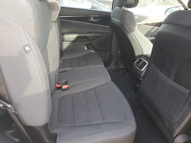 Photo 6 from auction – 2016 KIA SORENTO LX with VIN 5XYPG4A32GG061560