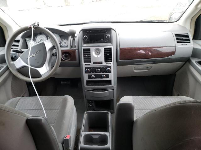 Photo 9 from auction – 2010 CHRYSLER TOWN & COU with VIN 2A4RR4DE3AR178545