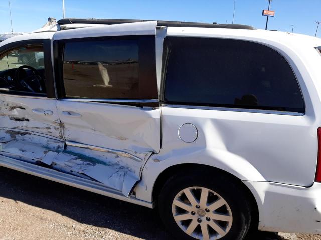 Photo 9 from auction – 2016 CHRYSLER TOWN & COU with VIN 2C4RC1BG8GR292480