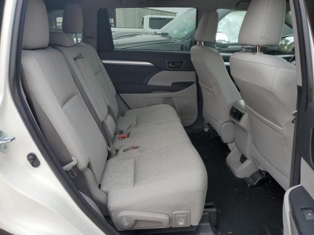 Photo 6 from auction – 2017 TOYOTA HIGHLANDER with VIN 5TDZARFHXHS024949