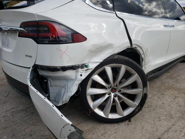 Photo 9 from auction – 2017 TESLA MODEL X with VIN 5YJXCBE28HF043607