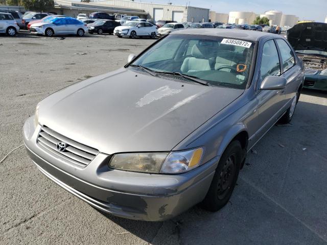 Photo 2 from auction – 1998 TOYOTA CAMRY with VIN 4T1BG22K3WU323633