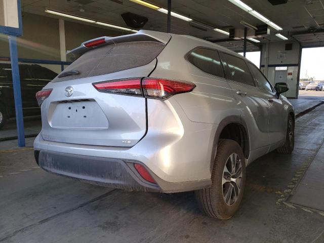 Photo 4 from auction – 2022 TOYOTA HIGHLANDER with VIN 5TDGZRAH9NS543901