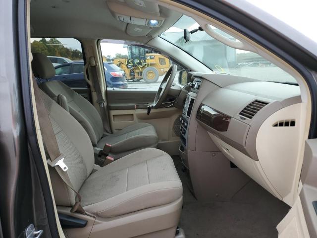 Photo 5 from auction – 2010 CHRYSLER TOWN & COU with VIN 2A4RR2D10AR386223