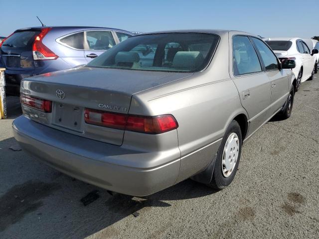 Photo 4 from auction – 1998 TOYOTA CAMRY with VIN 4T1BG22K3WU323633