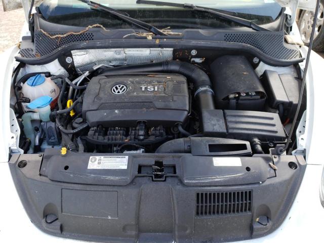 Photo 7 from auction – 2014 VOLKSWAGEN BEETLE with VIN 3VW517AT2EM819890