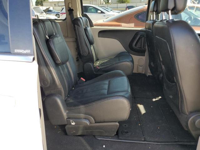 Photo 6 from auction – 2013 CHRYSLER TOWN & COU with VIN 2C4RC1BG1DR743616