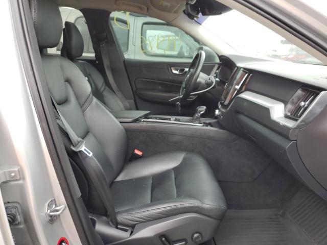 Photo 5 from auction – 2018 VOLVO XC60 T5 with VIN LYV102RK8JB109783