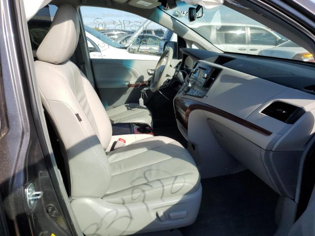 Photo 5 from auction – 2012 TOYOTA SIENNA XLE with VIN 5TDYK3DC2CS274840