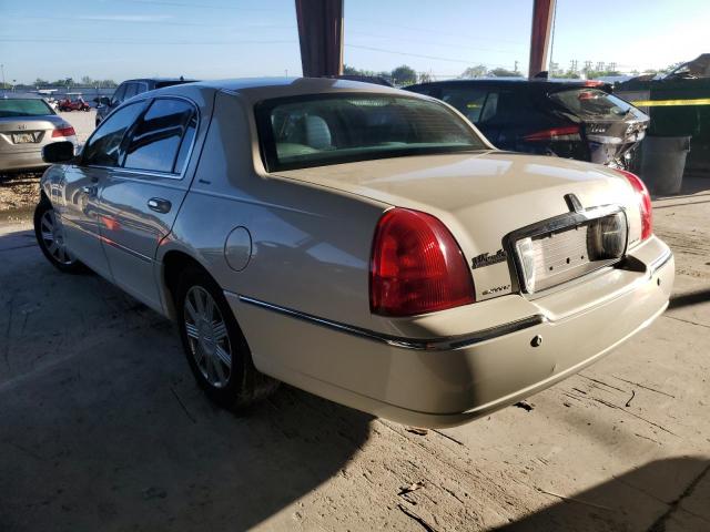Photo 3 from auction – 2004 LINCOLN TOWN CAR U with VIN 1LNHM83W44Y638082