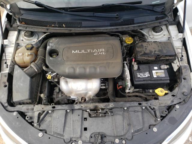 Photo 7 from auction – 2015 CHRYSLER 200 LIMITE with VIN 1C3CCCAB5FN629498