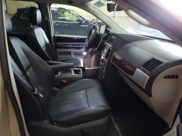Photo 5 from auction – 2010 CHRYSLER TOWN & COU with VIN 2A4RR8DX7AR368129