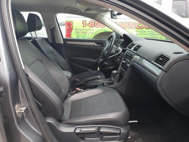 Photo 5 from auction – 2015 VOLKSWAGEN PASSAT S with VIN 1VWAT7A37FC016777