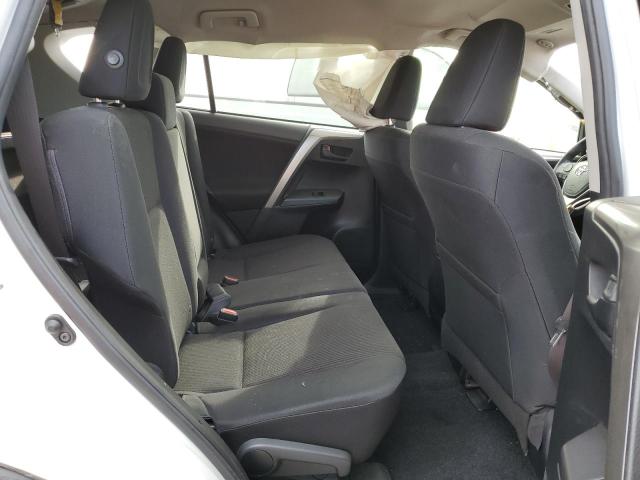 Photo 6 from auction – 2018 TOYOTA RAV4 LE with VIN JTMZFREV3JJ743780