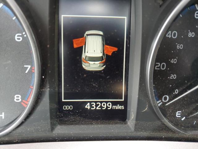Photo 8 from auction – 2018 TOYOTA RAV4 LE with VIN JTMZFREV3JJ743780