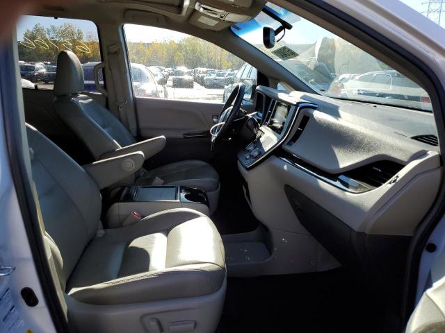 Photo 5 from auction – 2017 TOYOTA SIENNA XLE with VIN 5TDDZ3DC5HS178458