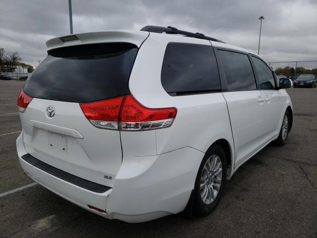 Photo 4 from auction – 2014 TOYOTA SIENNA XLE with VIN 5TDYK3DC0ES479110