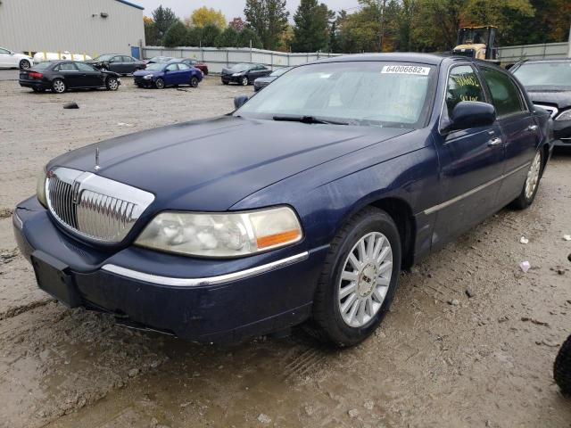 Photo 2 from auction – 2003 LINCOLN TOWN CAR with VIN 1LNHM82W83Y635895